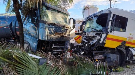 assaltante-toma-direcao-de-caminhao-tanque-e-causa-acidente-em-fortaleza