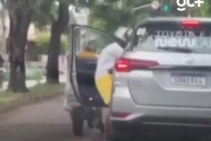 dois-homens-flagrados-em-assalto-a-motorista-no-transito-em-fortaleza