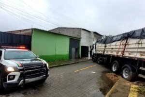 policia-recupera-carga-de-alimentos-avaliada-em-r$-130-mil-na-grande-fortaleza