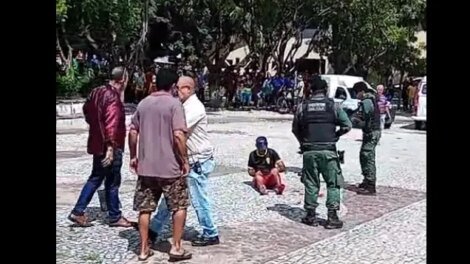 tiroteio-no-mercado-sao-sebastiao:-homem-e-preso-apos-ameacar-policiais-no-centro-de-fortaleza