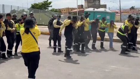 manifestacao-de-servidores-do-detran-termina-em-conflito-com-a-policia