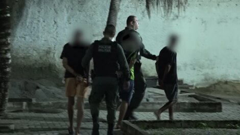 um-homem-e-dois-adolescentes-sao-capturados-apos-furto-a-veiculo-em-fortaleza