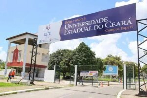 uece-realiza-a-1a-fase-do-vestibular-de-2024.2-neste-domingo-(28)