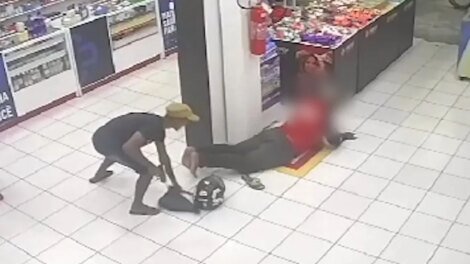 camera-flagra-assalto-a-farmacia-no-bairro-jose-walter,-em-fortaleza