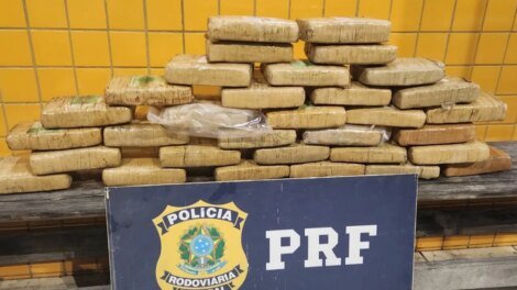 policia-prende-dois-homens-com-34-kg-de-skunk-escondidos-dentro-de-carro