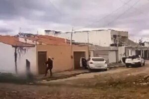 video-mostra-suplente-de-vereador-sendo-assassinado-a-tiros-na-calcada-de-casa-no-ceara