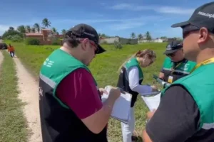 seis-carros-sao-autuados-e-outros-quatro-sao-apreendidos-por-trafego-irregular-nas-dunas-da-sabiaguaba