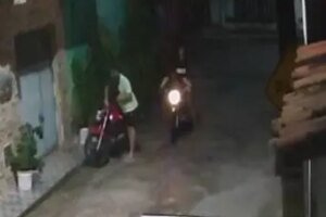 motocicleta-e-furtada-em-questao-de-segundos-de-rua-no-bairro-pici,-em-fortaleza