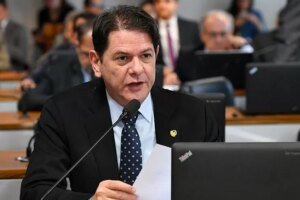 video:-cid-gomes-declara-apoio-a-janaina-farias-como-pre-candidata-a-prefeitura-de-crateus