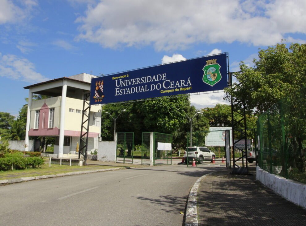 professores-da-uece-decidem-encerrar-greve-apos-assembleia-em-fortaleza