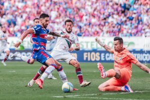 fortaleza-vence-o-fluminense-e-mantem-a-invencibilidade-jogando-no-castelao