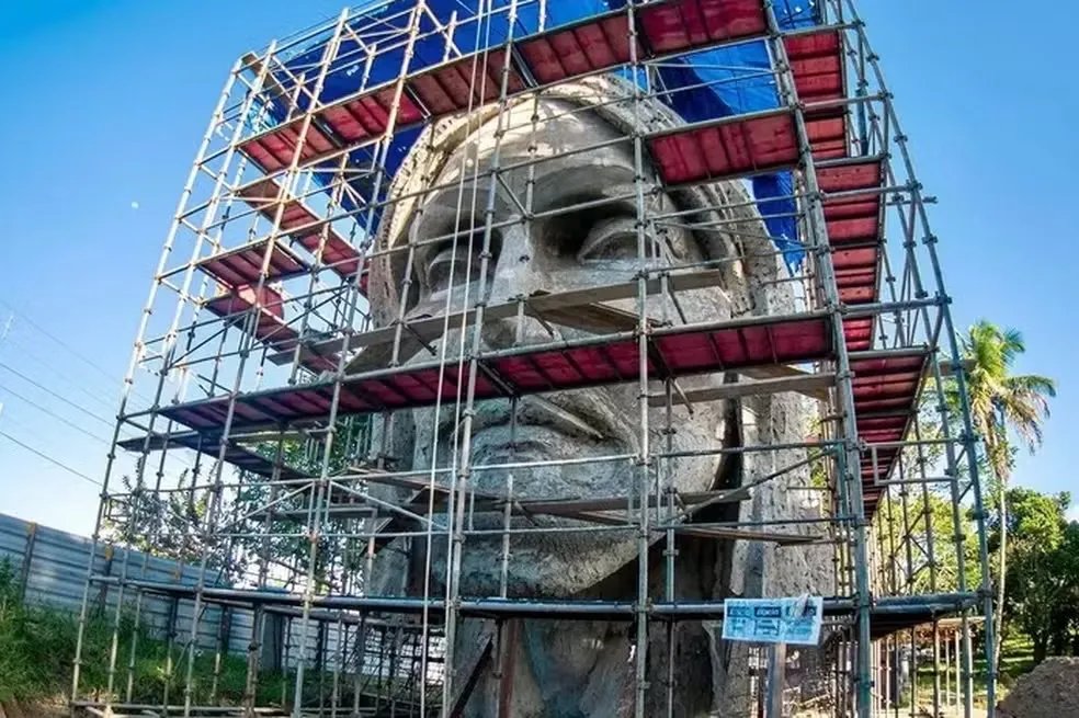 estatua-de-jesus-cristo-que-busca-ser-a-maior-do-mundo-e-obra-de-cearense