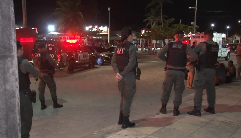 dois-baleados:-uma-pessoa-e-morta-a-tiros-e-outra-fica-ferida-na-orla-da-praia,-em-fortaleza