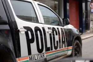 policial-de-folga-impede-casal-de-roubar-moto-no-bairro-de-fatima,-em-fortaleza