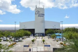 aeroporto-de-fortaleza-suspende-temporariamente-cobranca-por-estacionar-no-meio-fio;-saiba-mais