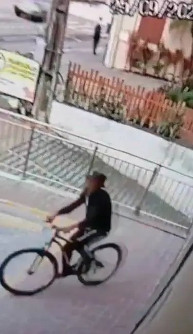 camera-registra-furto-de-bicicleta-na-av.-dom-luis,-em-fortaleza