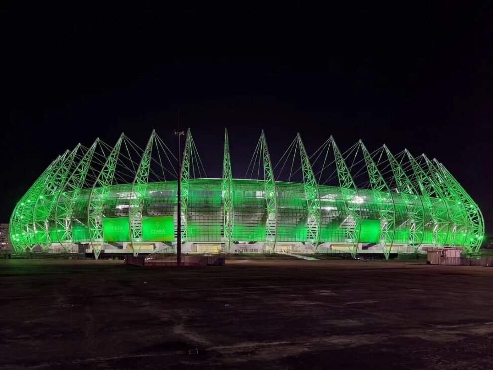 arena-castelao-e-iluminada-de-verde-para-celebrar-o-dia-nacional-da-doacao-de-orgaos