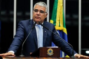 eduardo-girao-anuncia-apoio-a-andre-fernandes-no-segundo-turno,-em-fortaleza