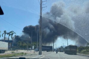 incendio-de-grandes-proporcoes-atinge-fabrica-no-distrito-industrial-de-maracanau