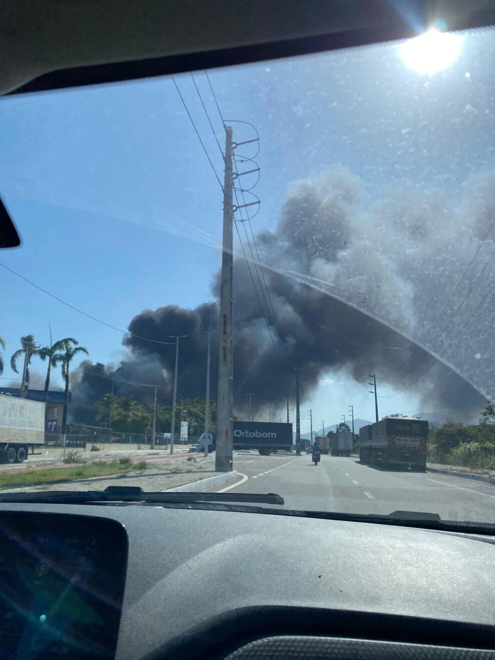 incendio-de-grandes-proporcoes-atinge-fabrica-no-distrito-industrial-de-maracanau