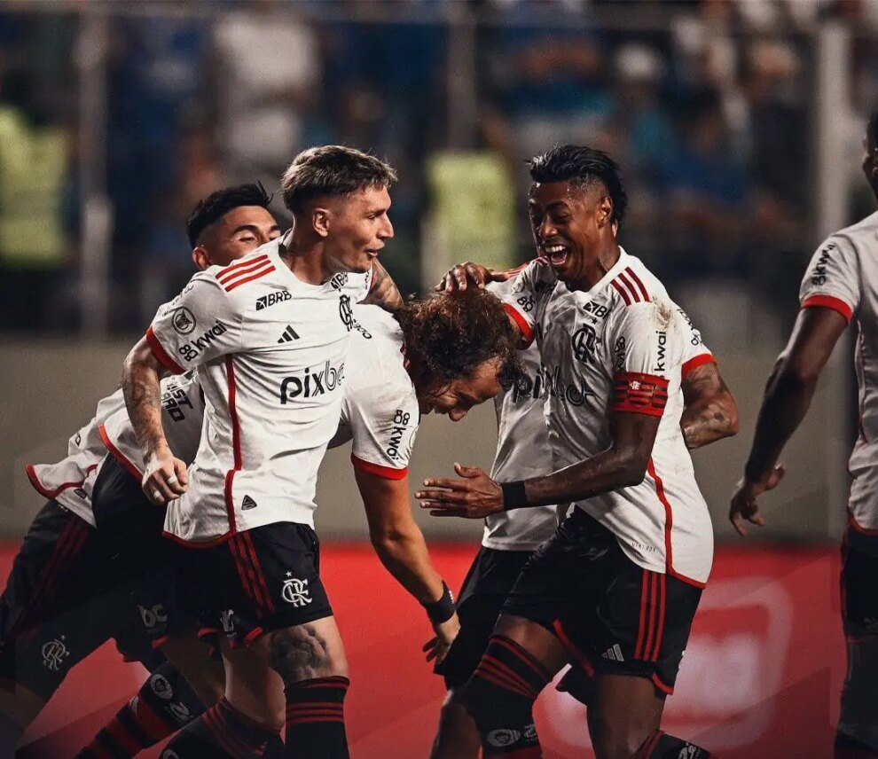 flamengo-vence-cruzeiro-fora-de-casa-e-volta-ao-g-4-do-brasileirao