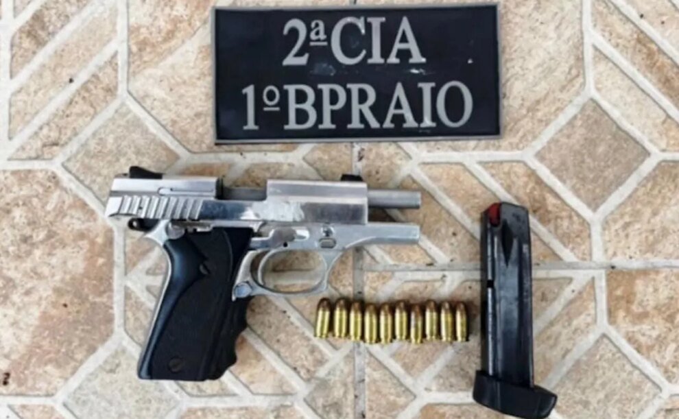 pms-encontram-esconderijo-de-10-criminosos,-que-atiram-e-depois-fogem;-uma-pistola-foi-apreendida