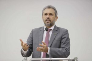 elmano-anuncia-novidades-para-a-seguranca,-incluindo-novos-batalhoes-e-delegacias;-confira