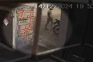 criminosos-furtam-moto-estacionada-em-avenida-movimentada-de-fortaleza-em-menos-de-15-segundos