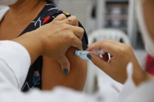fortaleza-retoma-nesta-quarta-(18)-vacinacao-contra-a-covid-para-os-grupos-prioritarios