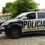 policia-militar-apreende-quase-5-kg-de-maconha-que-estavam-enterrados-no-bairro-genibau