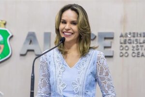 gabriella-aguiar-renuncia-a-alece;-simao-pedro-assume-vaga-e-mae-sera-prefeita-de-oros-em-janeiro