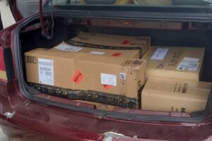 entregador-terceirizado-dos-correios-e-comparsa-sao-presos-por-furto-de-encomendas-em-fortaleza