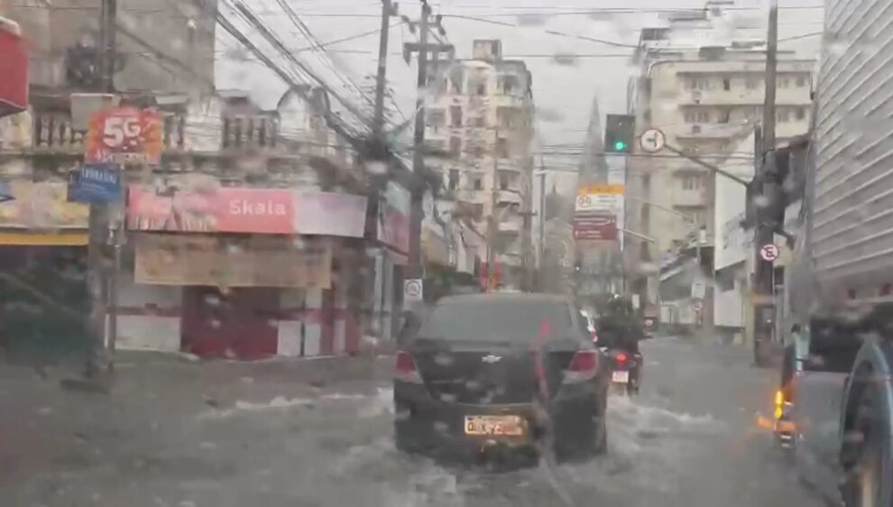 chuva-em-fortaleza-nesta-quarta-feira-causa-transtornos;-veja-previsao-para-os-proximos-dias