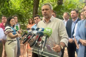 governador-elmano-de-freitas-diz-que-hospital-da-uece-sera-inaugurado-em-fevereiro