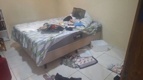 criminoso-rouba-ate-escova-de-dente-apos-arrombar-apartamento-no-democrito-rocha