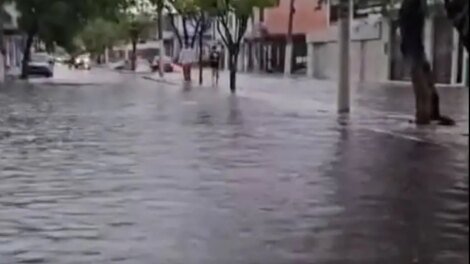 chuvas-deixam-ruas-e-avenidas-alagadas-em-quixada-(ce),-neste-domingo-(12)