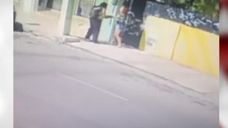 mulher-agride-jovem-para-roubar-celular-no-bairro-benfica-e-foge-apos-ser-seguida-por-moradores