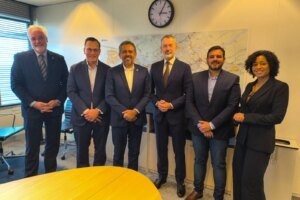 elmano-fortalece-parceria-com-o-porto-de-roterda-para-impulsionar-o-hidrogenio-verde-no-ceara