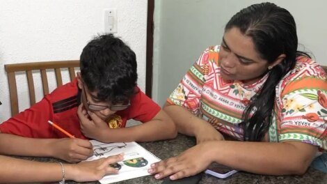 nova-lei-que-restringe-uso-de-celulares-em-sala-de-aula-mobiliza-escolas-e-familias