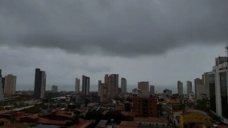 chuvas-em-fortaleza:-defesa-civil-atende-chamados-de-desabamentos-e-alagamentos-em-cinco-bairros