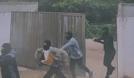 grupo-armado-invade-bar-e-mata-homem-na-regiao-metropolitana-de-fortaleza