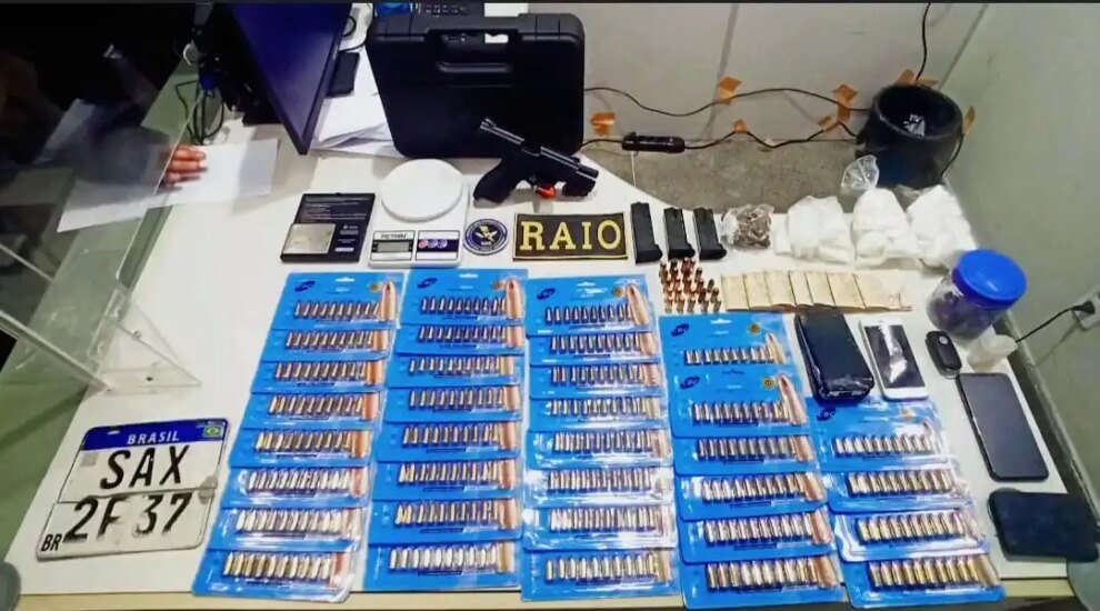 policia-apreende-363-municoes-e-drogas-em-acao-no-bairro-monte-castelo,-em-fortaleza