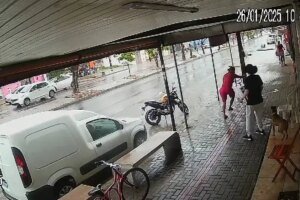 criminoso-em-bicicleta-desiste-de-assalto-apos-representante-comercial-reagir-a-abordagem