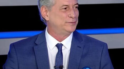 justica-penhora-hilux-de-ciro-gomes-por-divida-de-r$-6,6-mil-com-advogados
