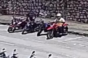 tres-criminosos-sao-flagrados-furtando-moto-estacionada-na-rua-em-area-nobre-de-fortaleza