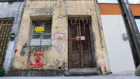 prefeitura-oficializa-tombamento-definitivo-da-casa-do-frei-tito-alencar,-em-fortaleza