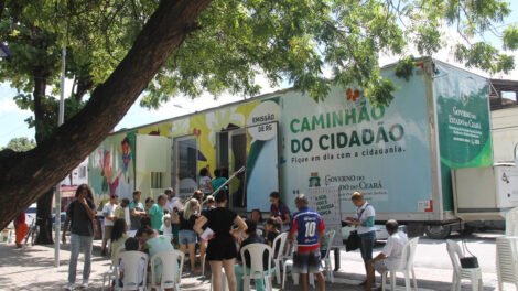 caminhao-do-cidadao-inicia-atendimentos-de-fevereiro-em-madalena,-paracuru-e-fortaleza