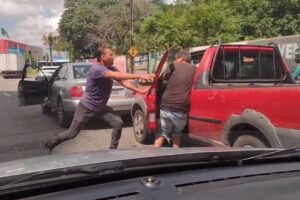 discussao-no-transito-termina-em-confusao-e-intervencao-policial-em-fortaleza