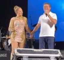evandro-sobe-ao-palco-de-solange-almeida-e-afirma-que-pre-carnaval-de-fortaleza-e-para-todos