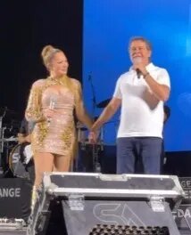 evandro-sobe-ao-palco-de-solange-almeida-e-afirma-que-pre-carnaval-de-fortaleza-e-para-todos
